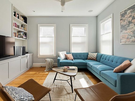 4th image of 6 Oak St Unit 6