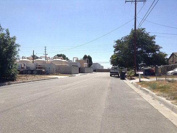 5th image of 1662 E Cooley Ave