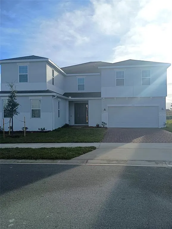 7 bed, 5.0 bath, 4627 sqft, $5,200 — Photo 1