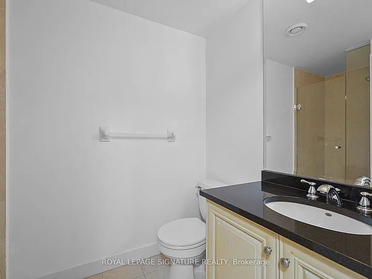 438 King St W #1417 — Photo 18
