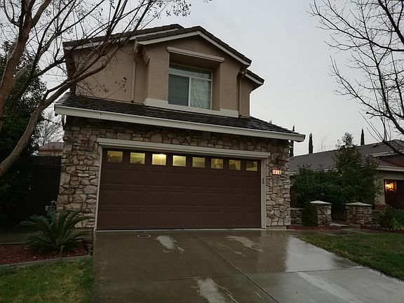 3rd image of 435 Lone Spur Dr