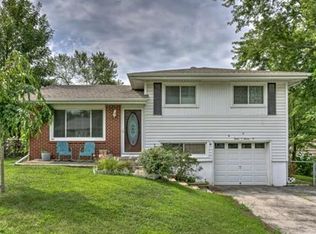1207 NE 76th St, Gladstone, MO 64118