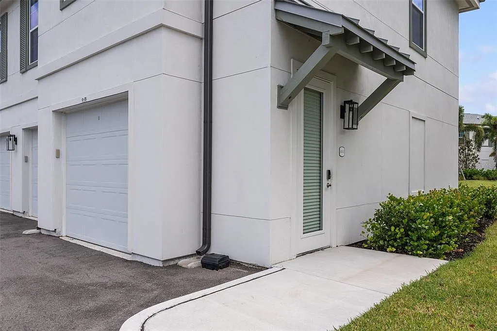 2 bed, 2.0 bath, 1284 sqft, $2,650 — Photo 3