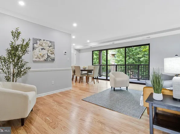 2754 Hollywood Rd Unit 54/102, Falls Church, VA 22043
