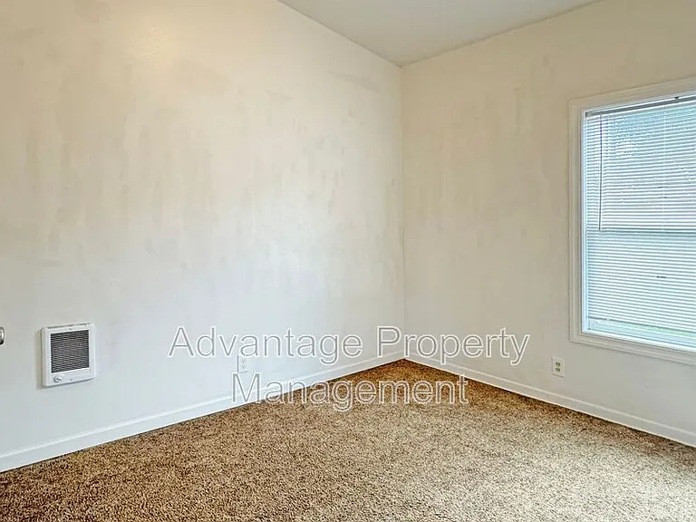 4010 SW Western Blvd — Photo 11