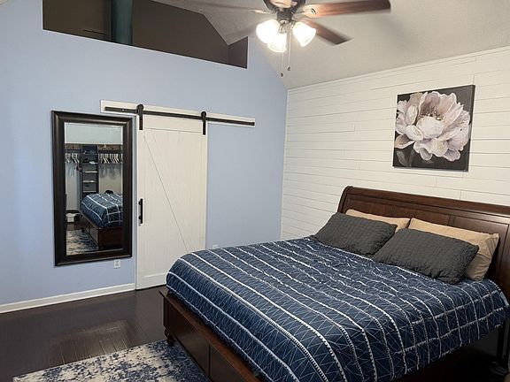4th image of 107 W Braxton Ln