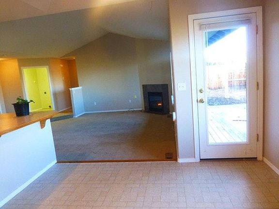 Eat in kitchen/dining