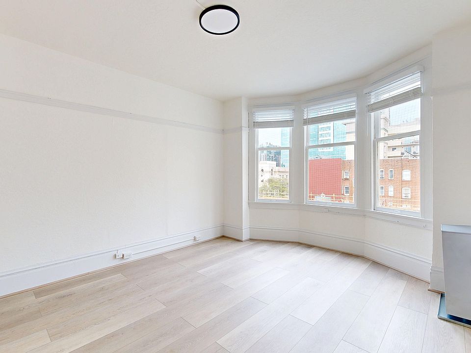 1st image of 156 Franklin St #406