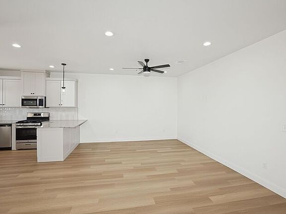 4th image of 10374 Tierra Santa Dr Unit B