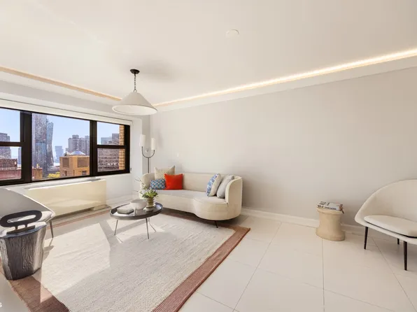 160 East 38th Street image 1 of 15