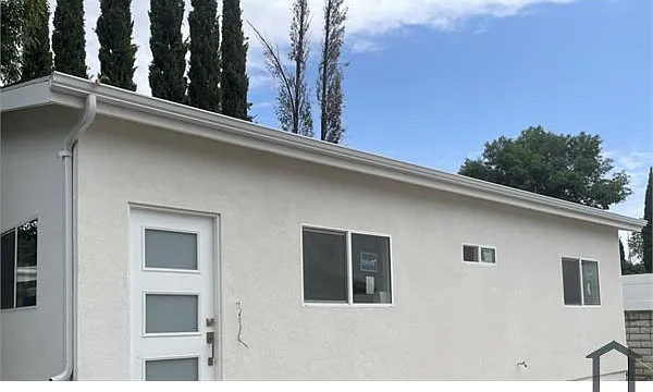 5520 Sylvia Ave