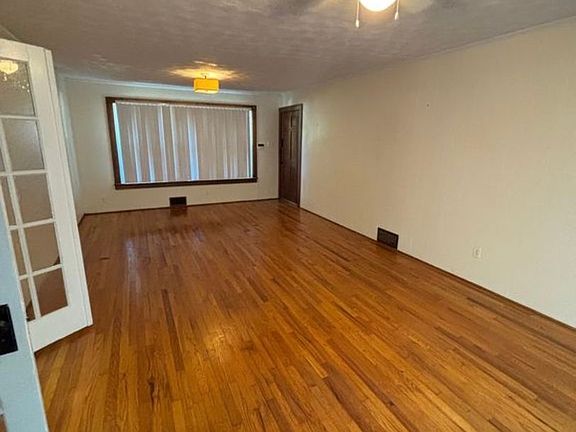 5th image of 521 N Howard Ave