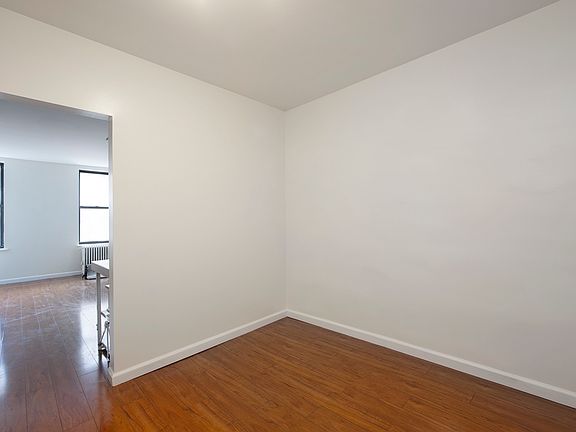4th image of 328 E 6th St APT 7