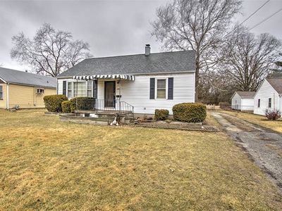 22 Grays Ln, Decatur, IL, 62526