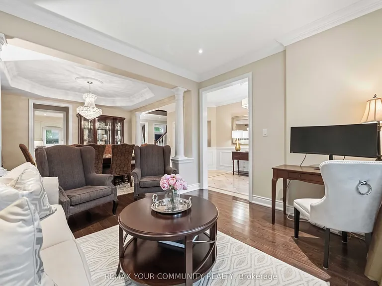 2313 Southcott Rd — Photo 8