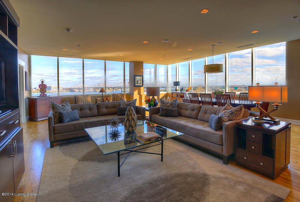 Open Living/Dining Room