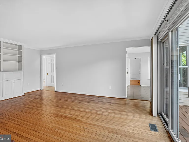 7705 Zulima Ct — Photo 11