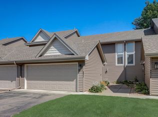 8834 Cottonwood Ln N, Maple Grove, MN 55369