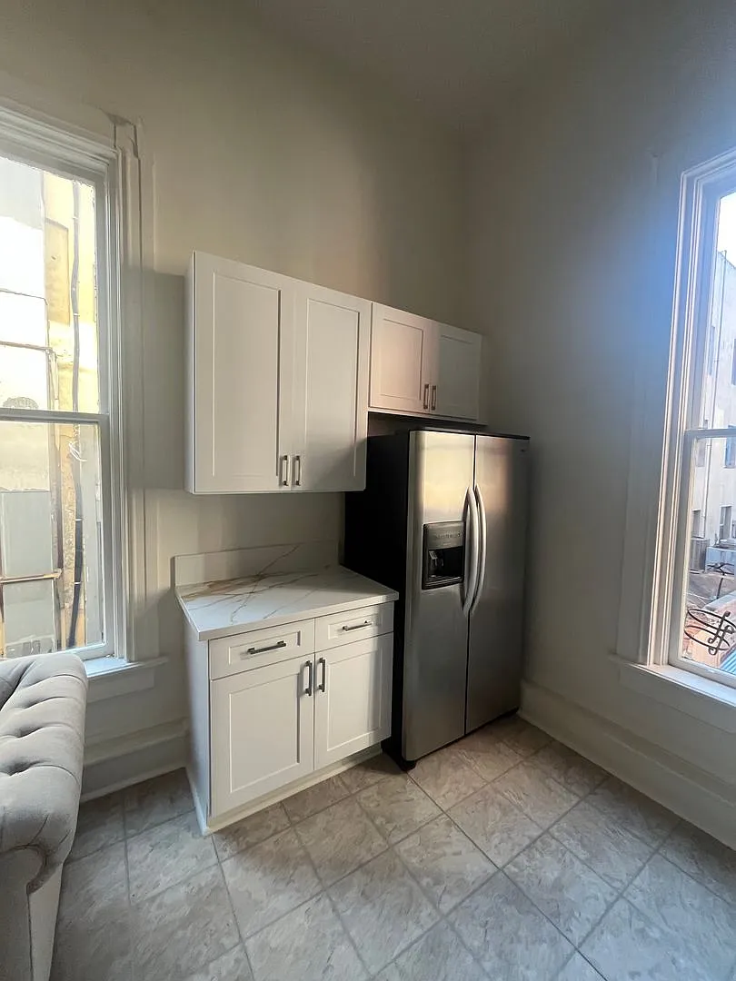 Live Downtown! Newly Updated Historic Studio Available Now — Photo 2
