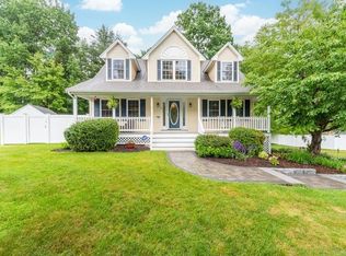 10 Horseshoe Ln, Clinton, MA 01510