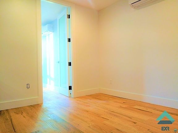 3rd image of 681 Franklin Ave #7OISHA