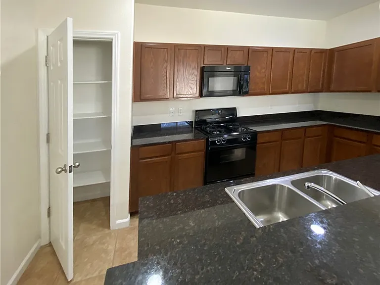 1000 Aspen Cliff Dr — Photo 16