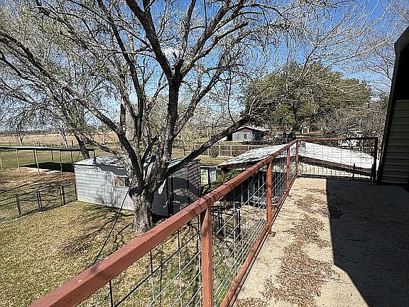 4th image of 108 Russell Rd