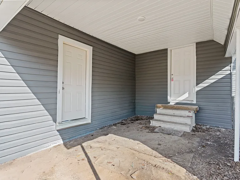 760 E Johnson St — Photo 4
