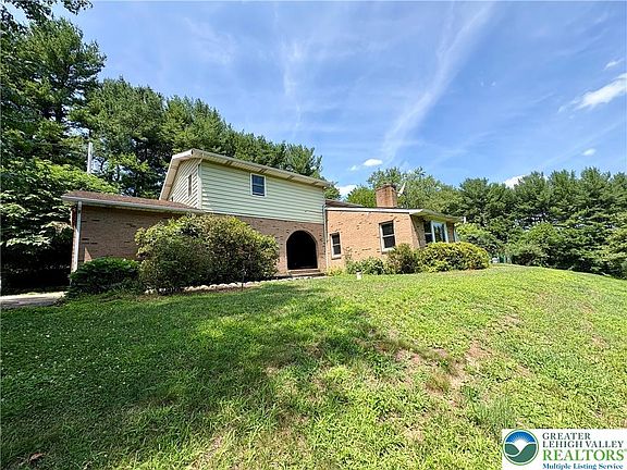 2nd image of 575 N Hokendauqua Dr