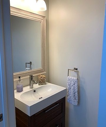 5th image of 2658 W Homer St #2