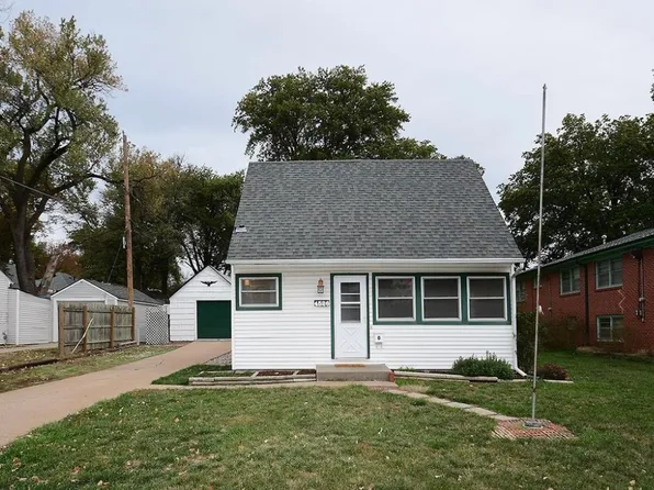 4526 Randolph St, Lincoln, NE 68510