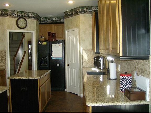 5th image of 424 Keenland Dr