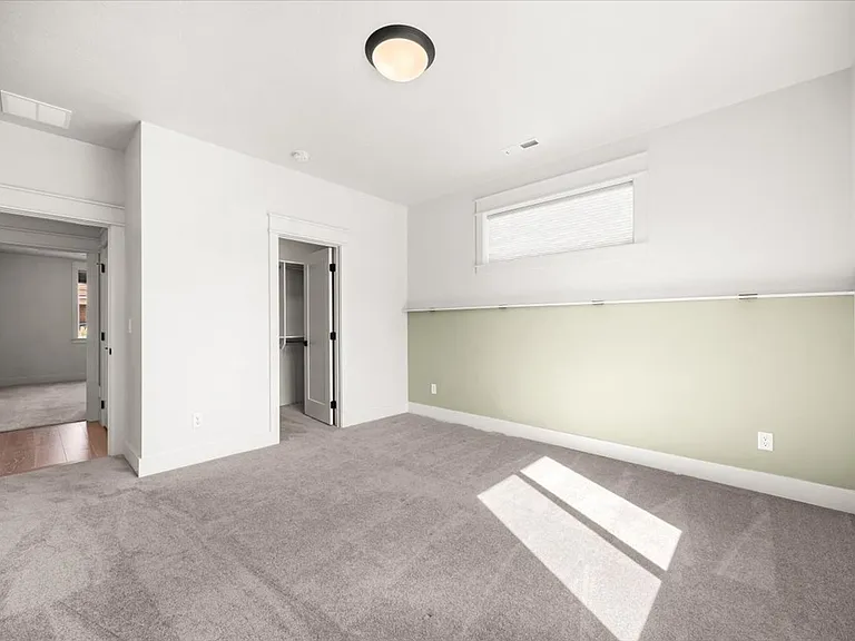 555 S Proctor Ln — Photo 20