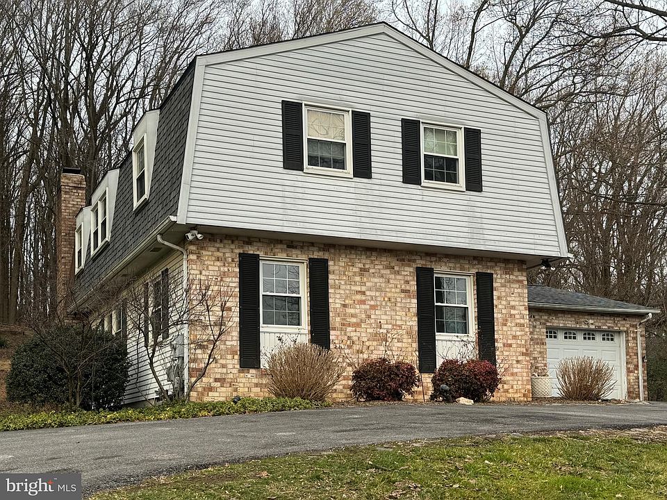 2nd image of 1206 Temfield Rd