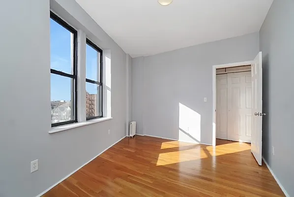 Sold by REMAX Elite | media 13