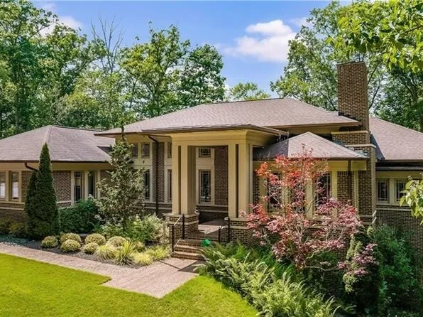 933 Altamira Ln, Sandy Springs, GA 30350