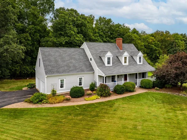 12 Sackett Road, Lee, NH 03861