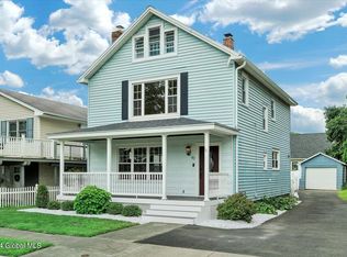 41 Woodrow Ct, Troy, NY 12180