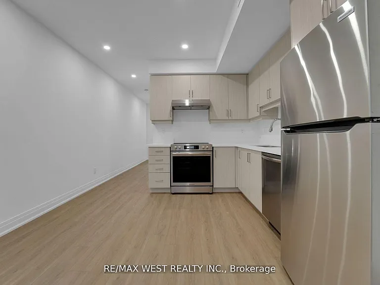 521 Saint Johns Rd #LOWER — Photo 5