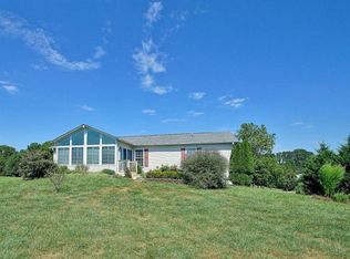 1584 Lakewood Forest Rd, Moneta, VA 24121