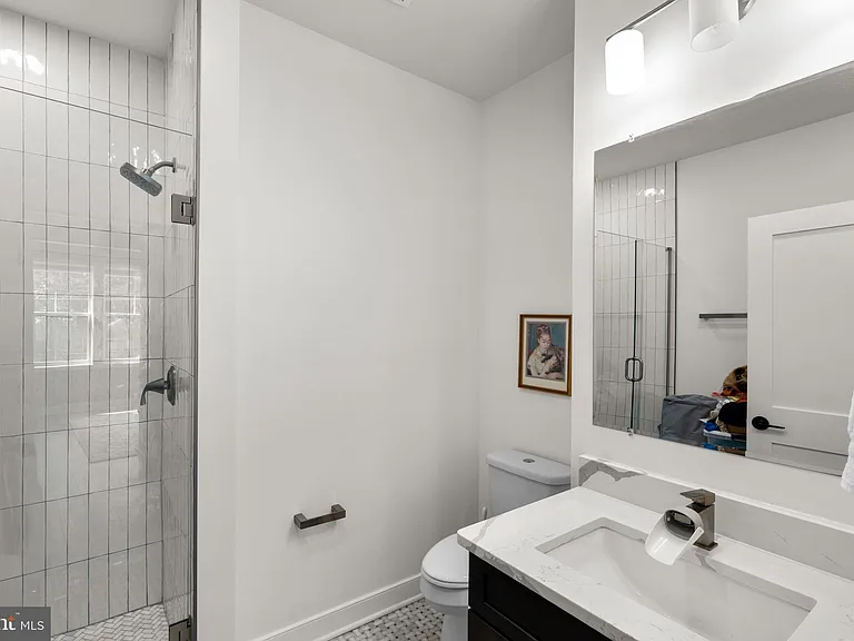 2854 Fairmont St — Photo 24