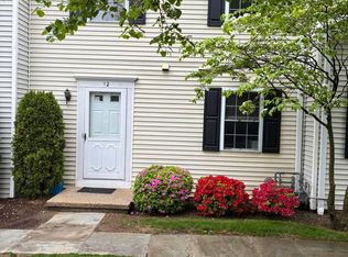 33 Talbot Ln APT 12, Greenwich, CT 06830