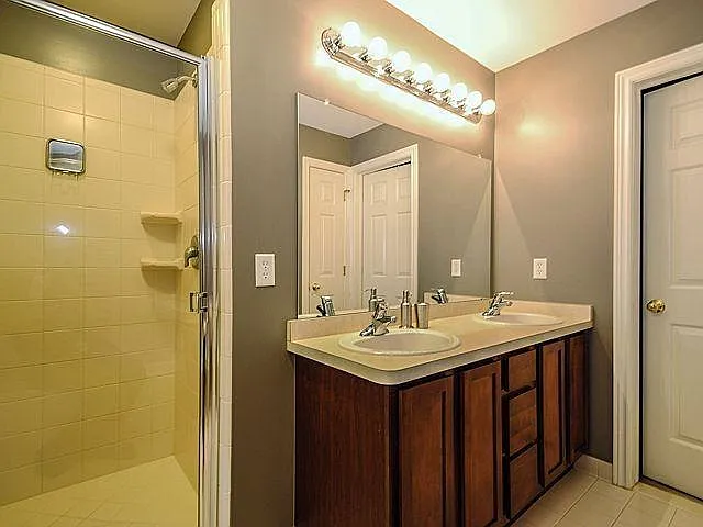 3334 Endsleigh Ln — Photo 11