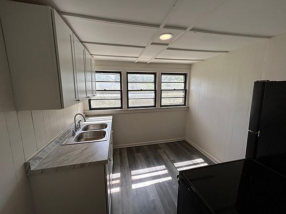 5th image of 701 N High St #4