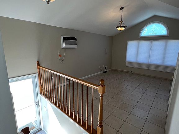 5th image of 41 Lynbrook Ave #1