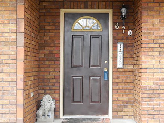 3rd image of 670 W Riverview Dr