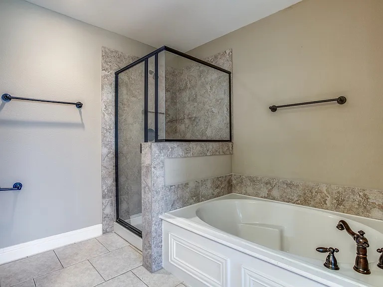 1309 Halcyon Pl — Photo 4
