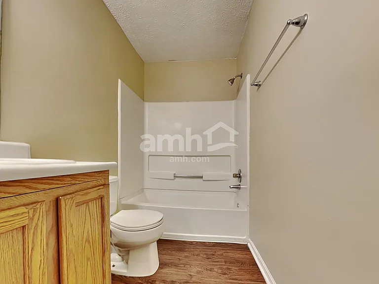 4024 Walnut Crossing Dr — Photo 12