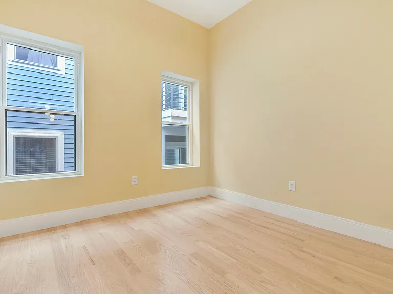 184 Paris St #3 — Photo 8