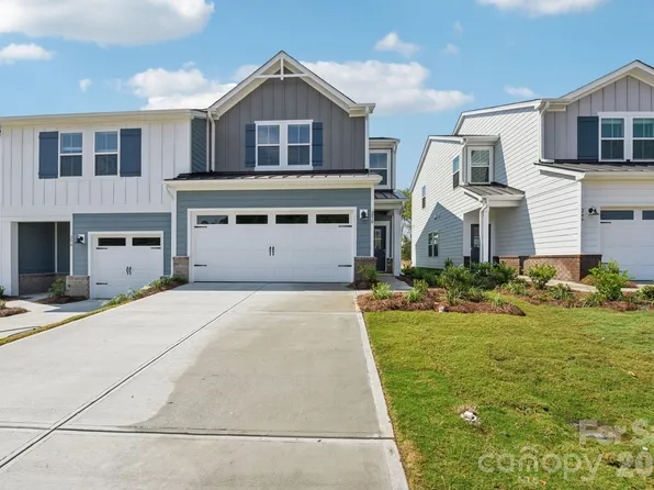 9004 Foggy Brook Loop, Charlotte, NC 28216